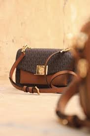 Quilted Shoulder Bag – Modern Chic Style